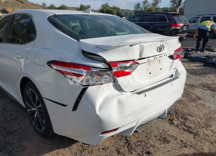 Photo 6 of 2020 Toyota Camry SE (VIN 4T1G11AK0LU893992)