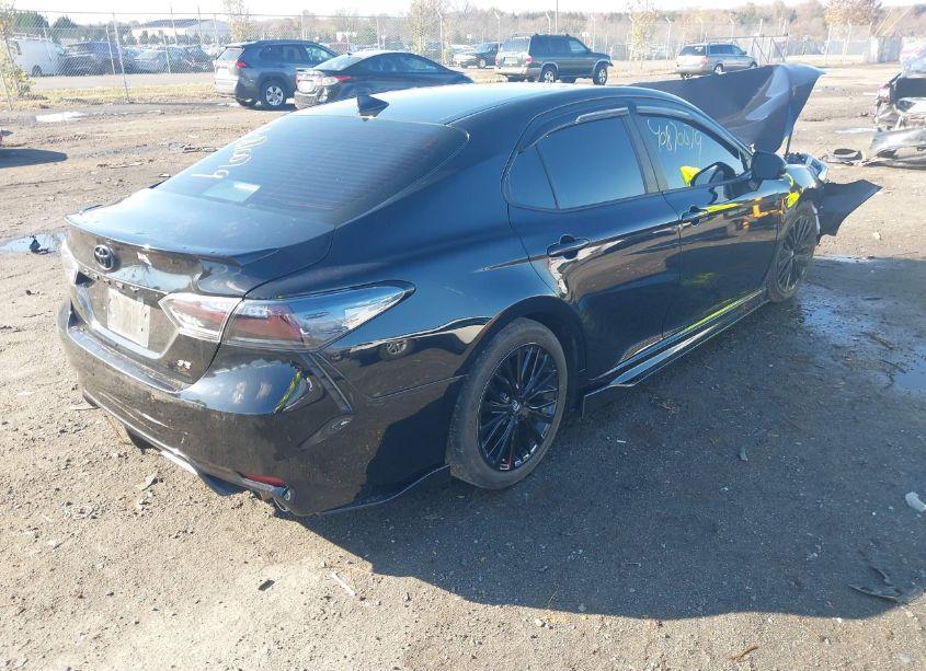 Photo 4 of 2020 Toyota Camry SE (VIN 4T1G11AK0LU900648)