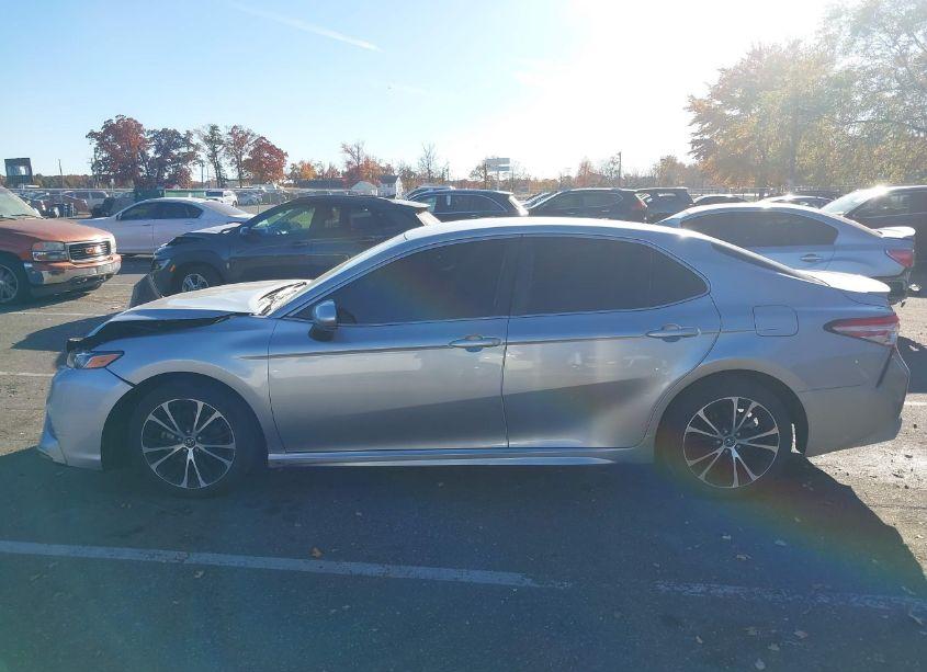 Photo 14 of 2020 Toyota Camry SE (VIN 4T1G11AK0LU902061)