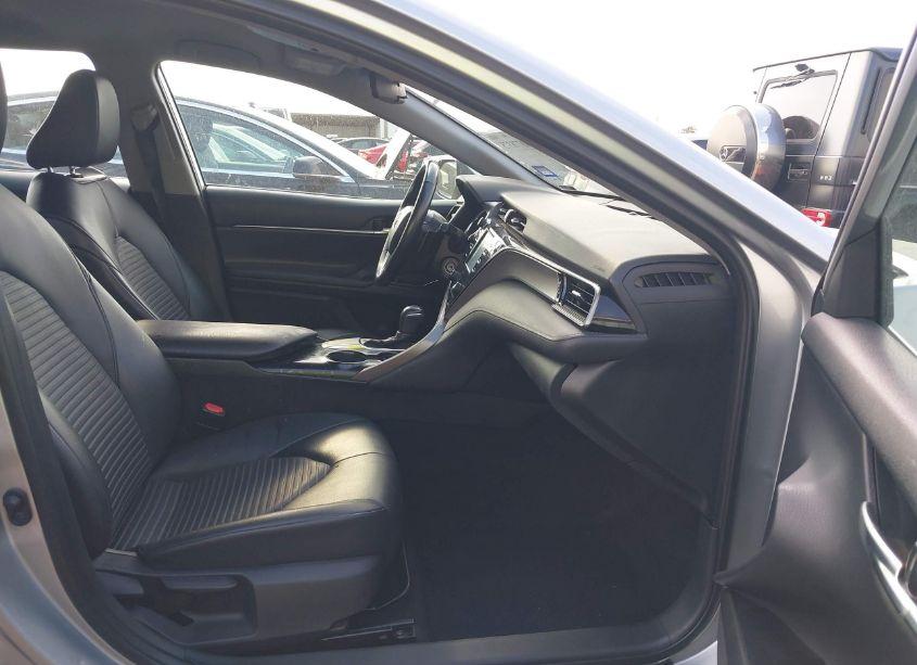 Photo 5 of 2020 Toyota Camry SE (VIN 4T1G11AK0LU929616)