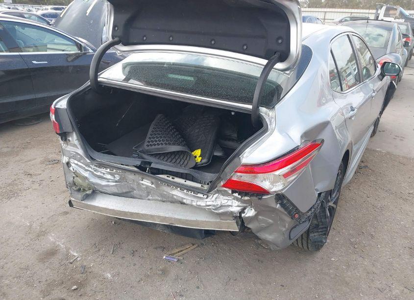 Photo 6 of 2020 Toyota Camry SE (VIN 4T1G11AK0LU929616)