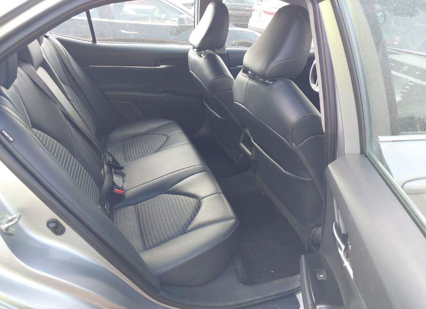 Photo 8 of 2020 Toyota Camry SE (VIN 4T1G11AK0LU929616)