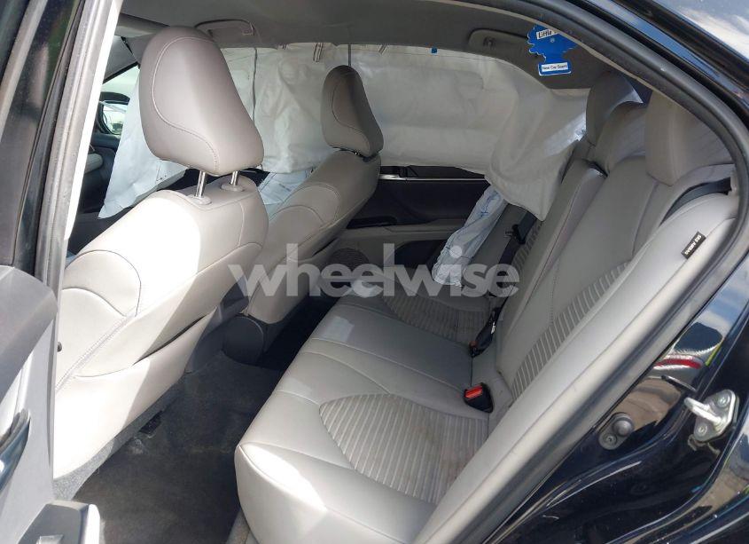 Photo 8 of 2020 Toyota Camry SE (VIN 4T1G11AK0LU930913)