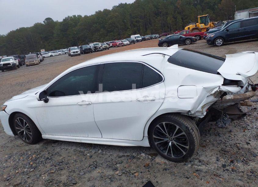 Photo 13 of 2020 Toyota Camry SE (VIN 4T1G11AK0LU955486)