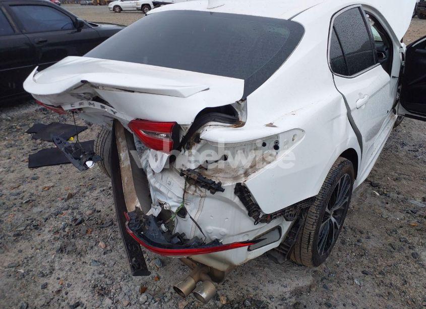 Photo 6 of 2020 Toyota Camry SE (VIN 4T1G11AK0LU955486)