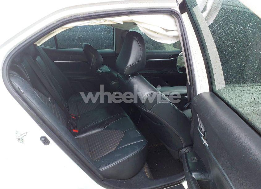 Photo 8 of 2020 Toyota Camry SE (VIN 4T1G11AK0LU955486)