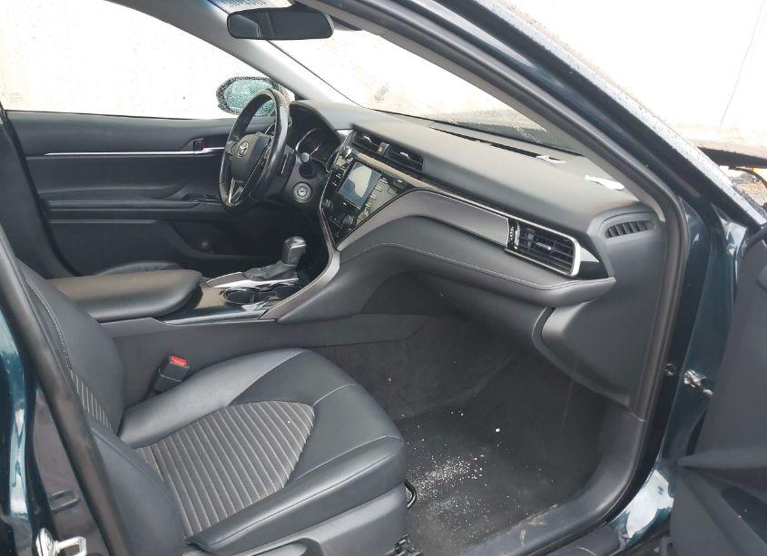 Photo 5 of 2020 Toyota Camry SE (VIN 4T1G11AK0LU962941)