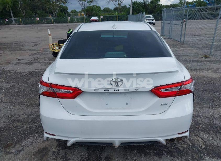 Photo 16 of 2020 Toyota Camry SE (VIN 4T1G11AK0LU978850)