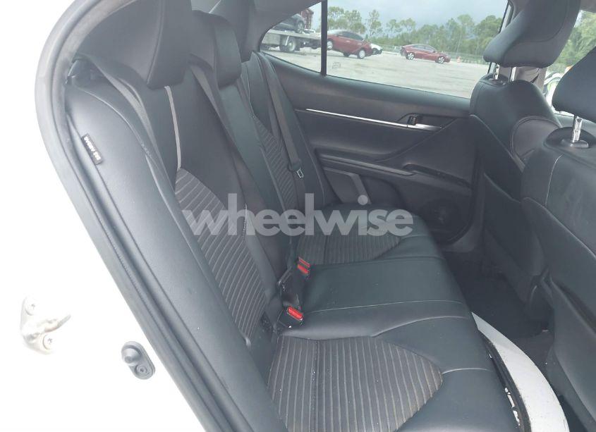 Photo 8 of 2020 Toyota Camry SE (VIN 4T1G11AK0LU978850)