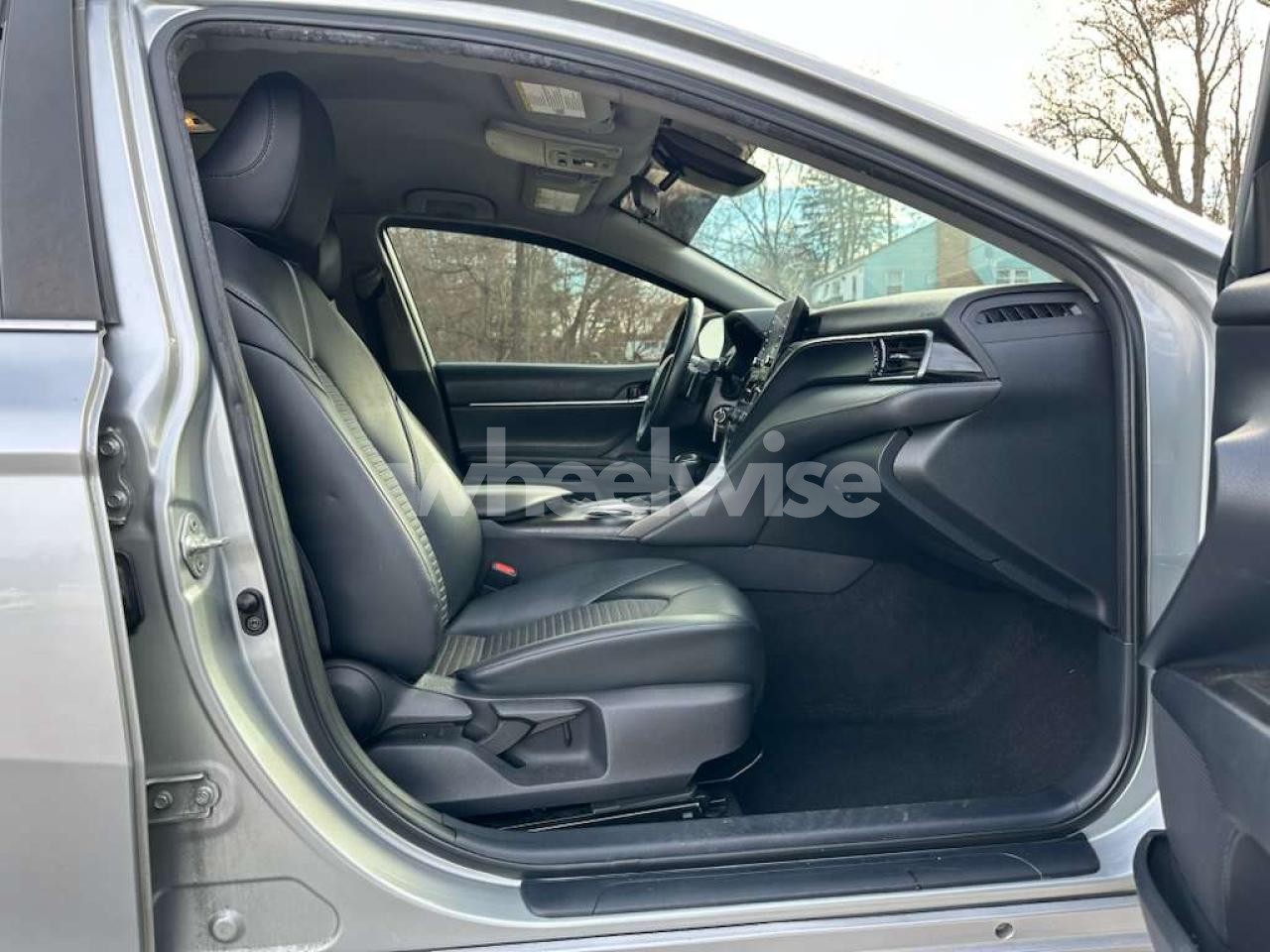 Photo 9 of 2021 TOYOTA CAMRY SE (VIN 4T1G11AK0MU413516)