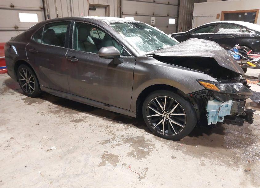 2021 Toyota Camry SE (VIN 4T1G11AK0MU414701) main photo