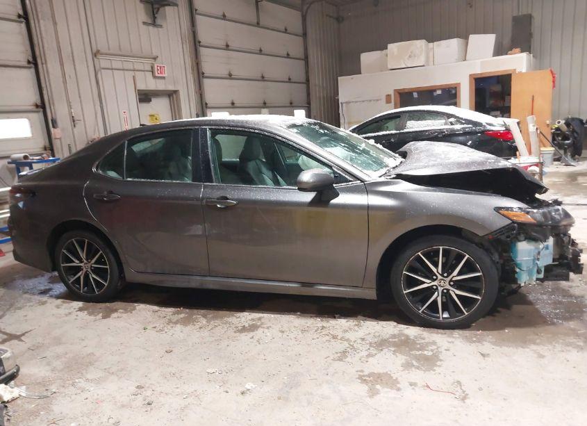 Photo 14 of 2021 Toyota Camry SE (VIN 4T1G11AK0MU414701)