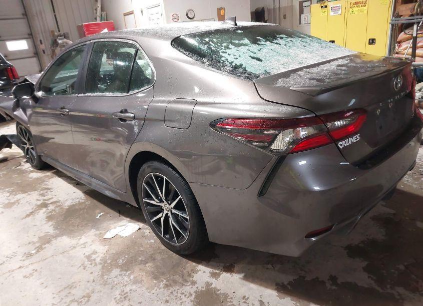 Photo 3 of 2021 Toyota Camry SE (VIN 4T1G11AK0MU414701)
