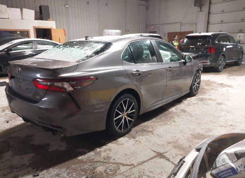 Photo 4 of 2021 Toyota Camry SE (VIN 4T1G11AK0MU414701)