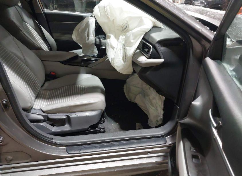 Photo 5 of 2021 Toyota Camry SE (VIN 4T1G11AK0MU414701)