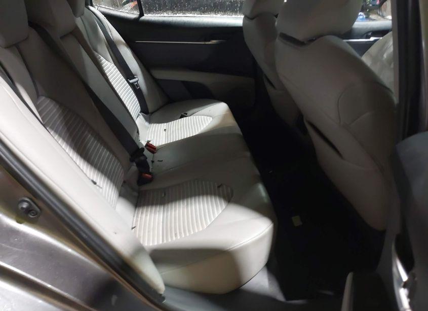 Photo 8 of 2021 Toyota Camry SE (VIN 4T1G11AK0MU414701)