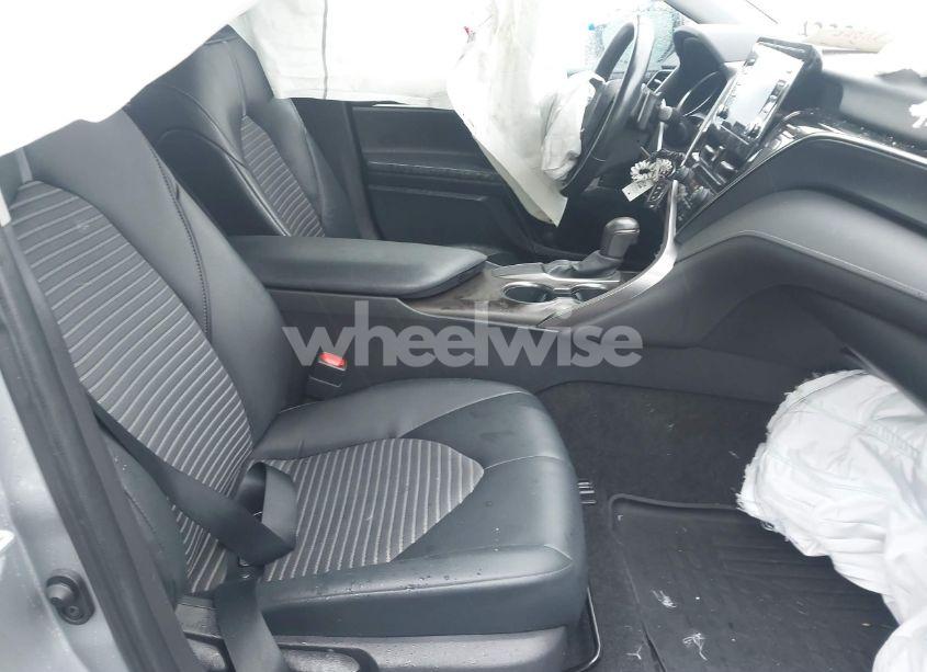 Photo 5 of 2021 Toyota Camry SE (VIN 4T1G11AK0MU425990)