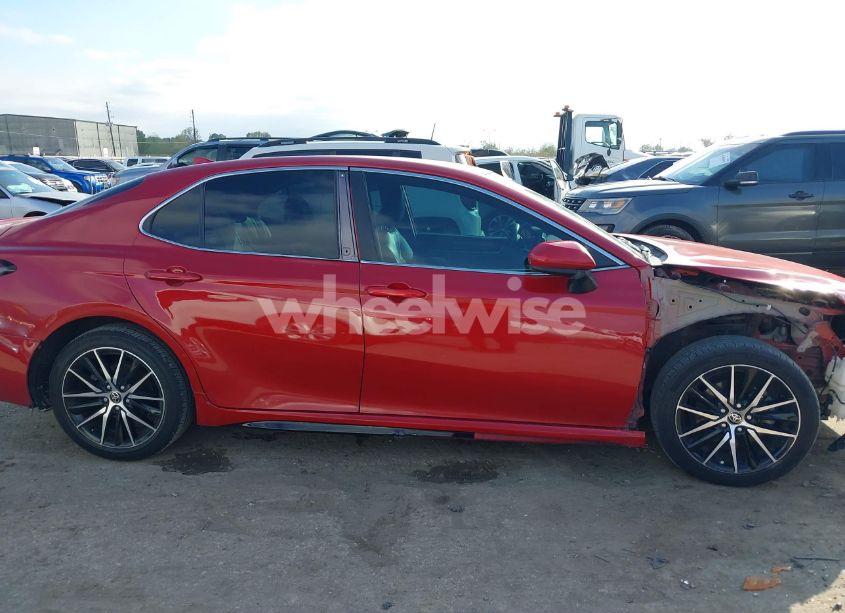 Photo 13 of 2021 Toyota Camry SE (VIN 4T1G11AK0MU458178)