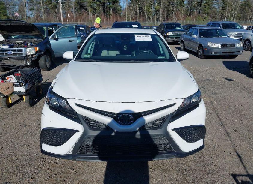 Photo 12 of 2021 Toyota Camry SE (VIN 4T1G11AK0MU475594)