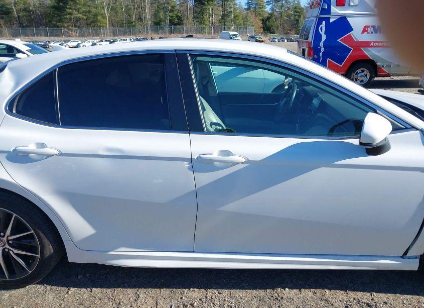 Photo 13 of 2021 Toyota Camry SE (VIN 4T1G11AK0MU475594)