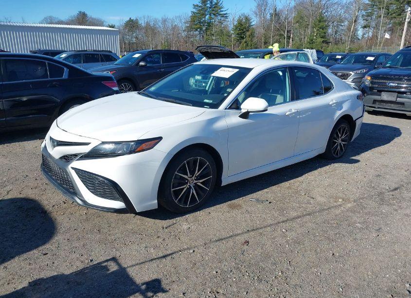 Photo 2 of 2021 Toyota Camry SE (VIN 4T1G11AK0MU475594)