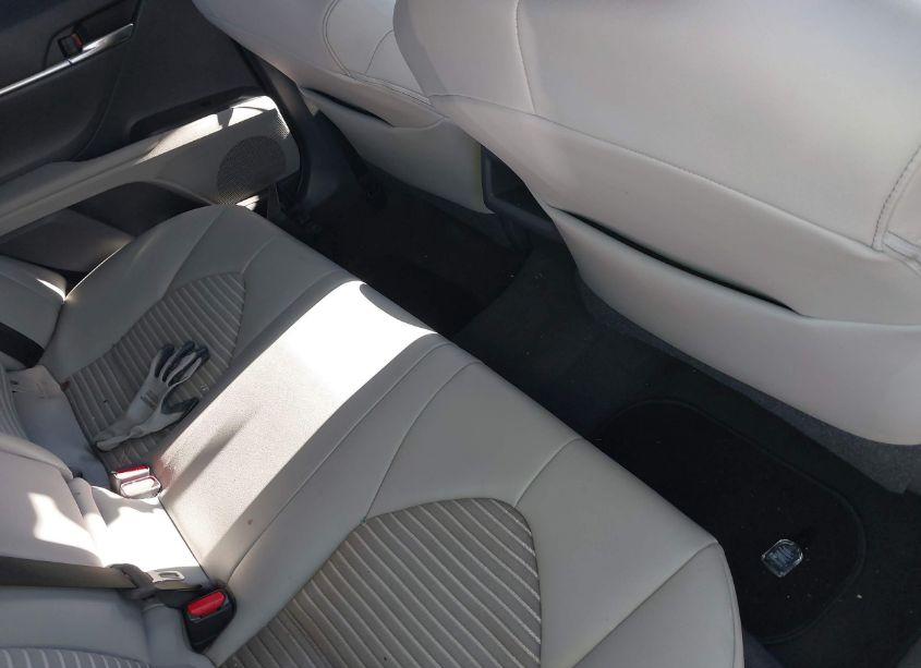 Photo 8 of 2021 Toyota Camry SE (VIN 4T1G11AK0MU475594)