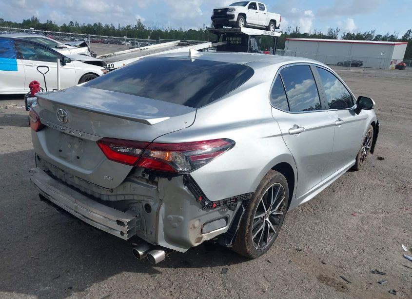 Photo 4 of 2021 Toyota Camry SE (VIN 4T1G11AK0MU475627)