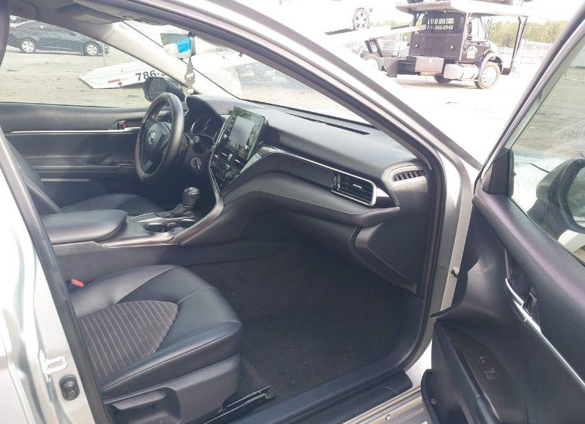 Photo 5 of 2021 Toyota Camry SE (VIN 4T1G11AK0MU475627)