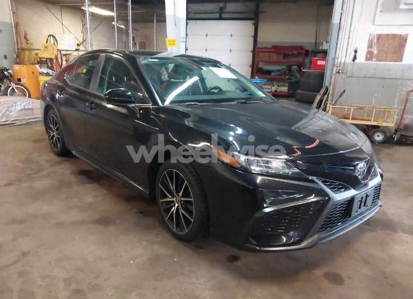 2021 Toyota Camry SE (VIN 4T1G11AK0MU491116) main photo