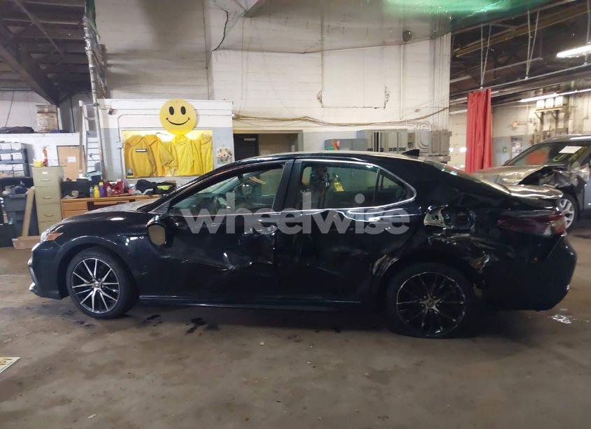 Photo 14 of 2021 Toyota Camry SE (VIN 4T1G11AK0MU491116)