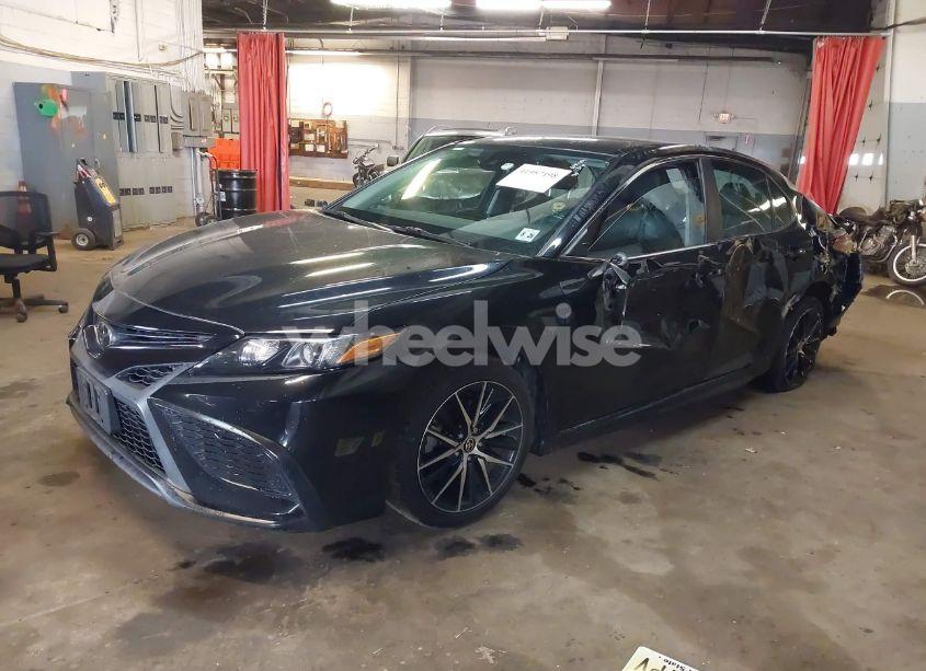 Photo 2 of 2021 Toyota Camry SE (VIN 4T1G11AK0MU491116)