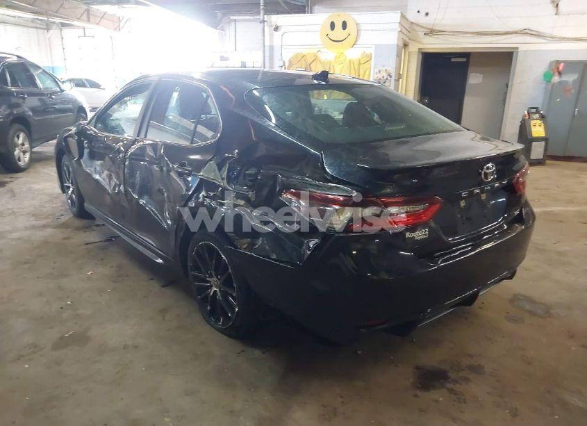 Photo 3 of 2021 Toyota Camry SE (VIN 4T1G11AK0MU491116)