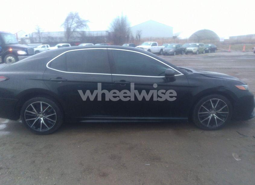 Photo 13 of 2021 Toyota Camry SE (VIN 4T1G11AK0MU516158)