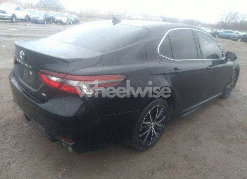 Photo 4 of 2021 Toyota Camry SE (VIN 4T1G11AK0MU516158)