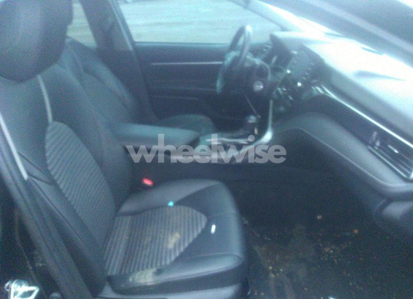 Photo 5 of 2021 Toyota Camry SE (VIN 4T1G11AK0MU516158)