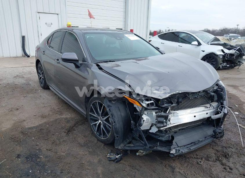 2021 Toyota Camry SE (VIN 4T1G11AK0MU524308) main photo