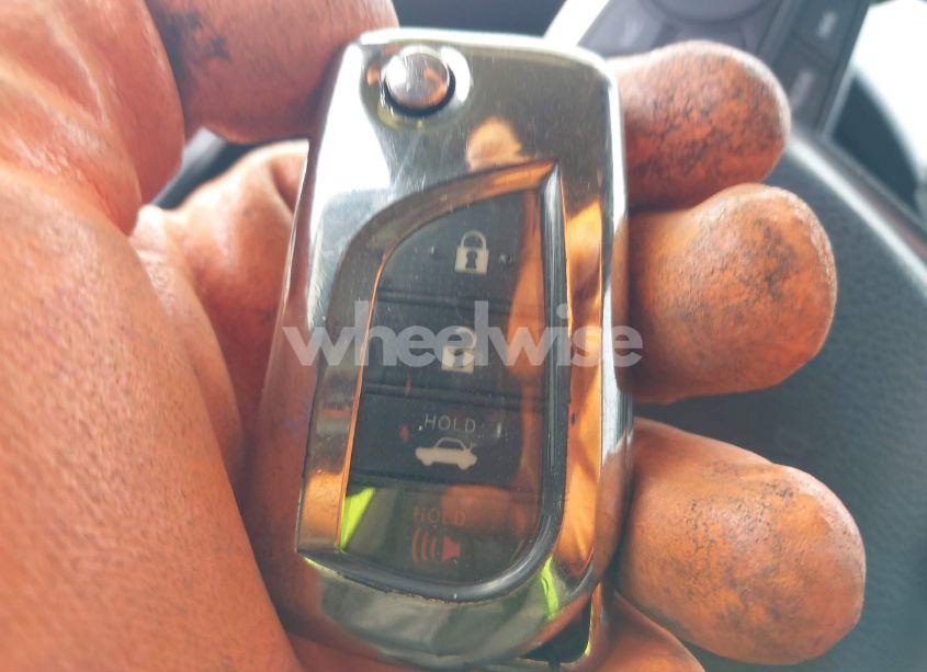 Photo 11 of 2021 Toyota Camry SE (VIN 4T1G11AK0MU524308)