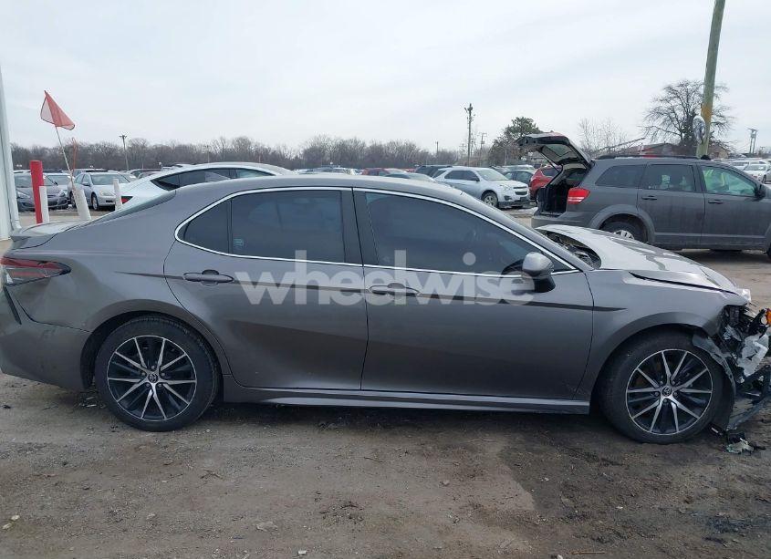 Photo 14 of 2021 Toyota Camry SE (VIN 4T1G11AK0MU524308)