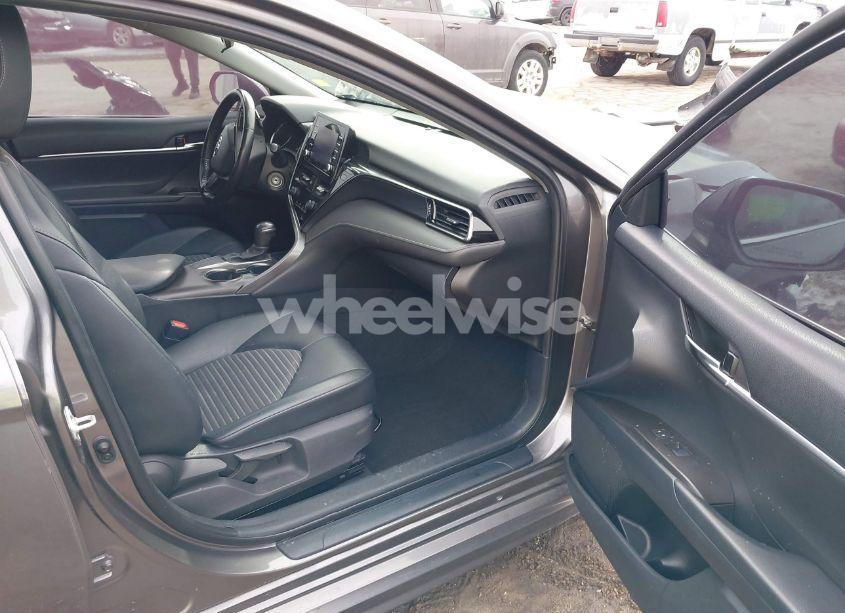 Photo 5 of 2021 Toyota Camry SE (VIN 4T1G11AK0MU524308)