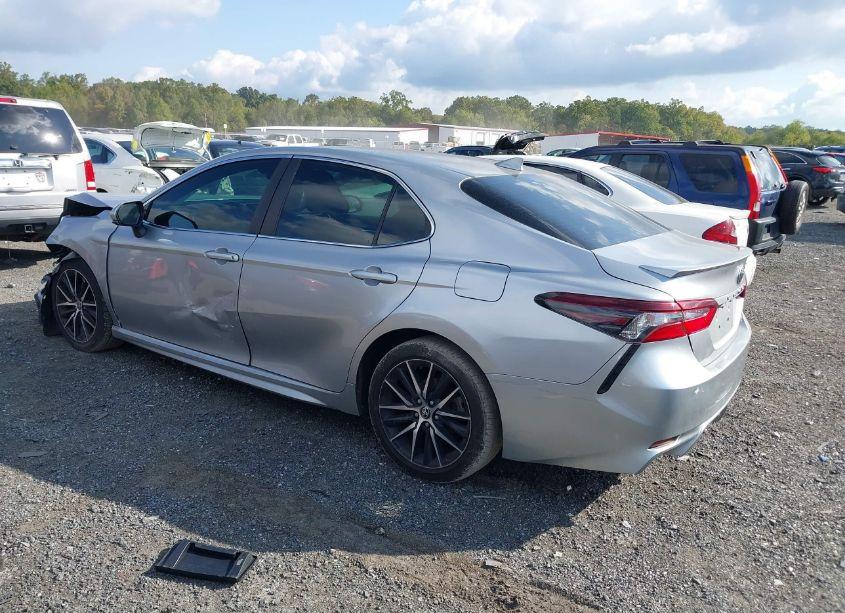 Photo 3 of 2021 Toyota Camry SE (VIN 4T1G11AK0MU560371)