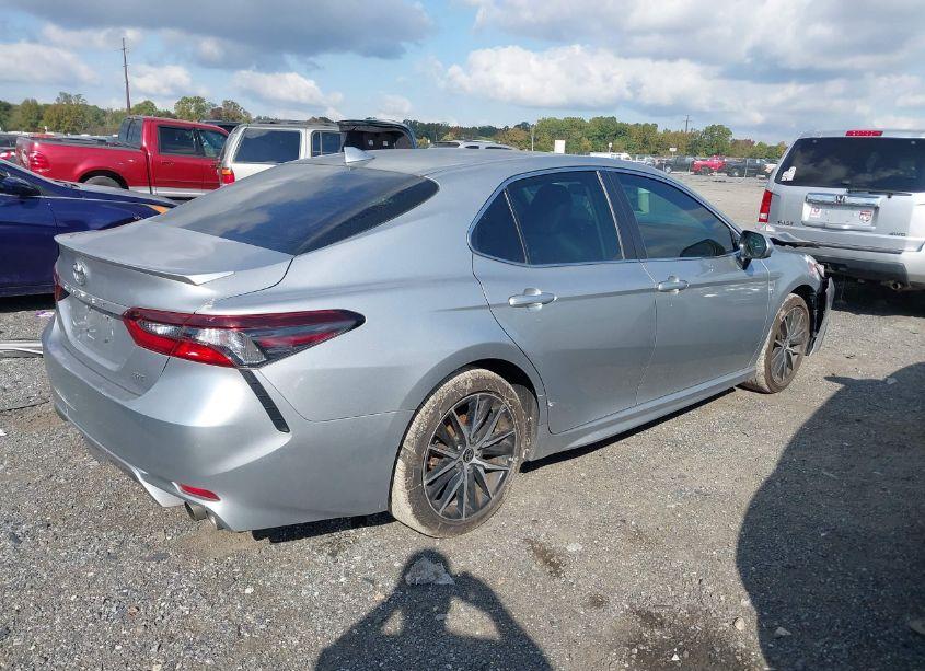 Photo 4 of 2021 Toyota Camry SE (VIN 4T1G11AK0MU560371)