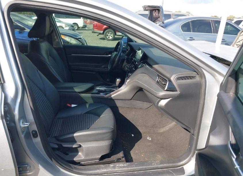 Photo 5 of 2021 Toyota Camry SE (VIN 4T1G11AK0MU560371)