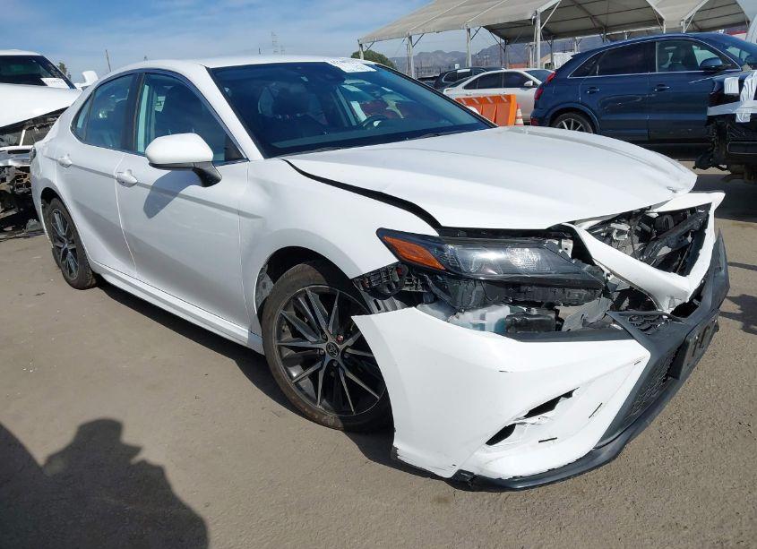 2021 Toyota Camry SE (VIN 4T1G11AK0MU578238) main photo