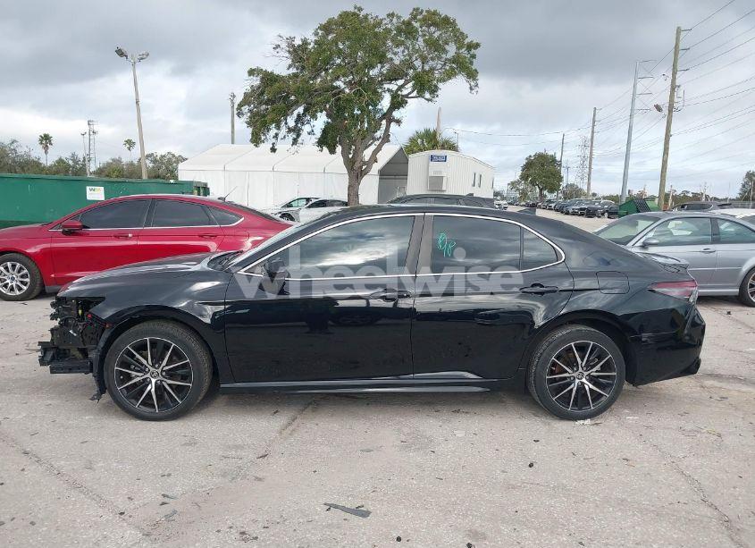 Photo 15 of 2021 Toyota Camry SE (VIN 4T1G11AK0MU581219)