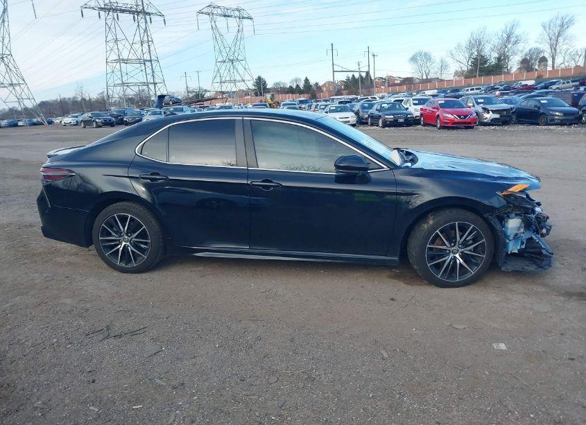 Photo 14 of 2021 Toyota Camry SE (VIN 4T1G11AK0MU582421)