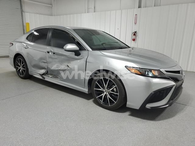 Photo 3 of 2021 TOYOTA CAMRY SE (VIN 4T1G11AK0MU617202)