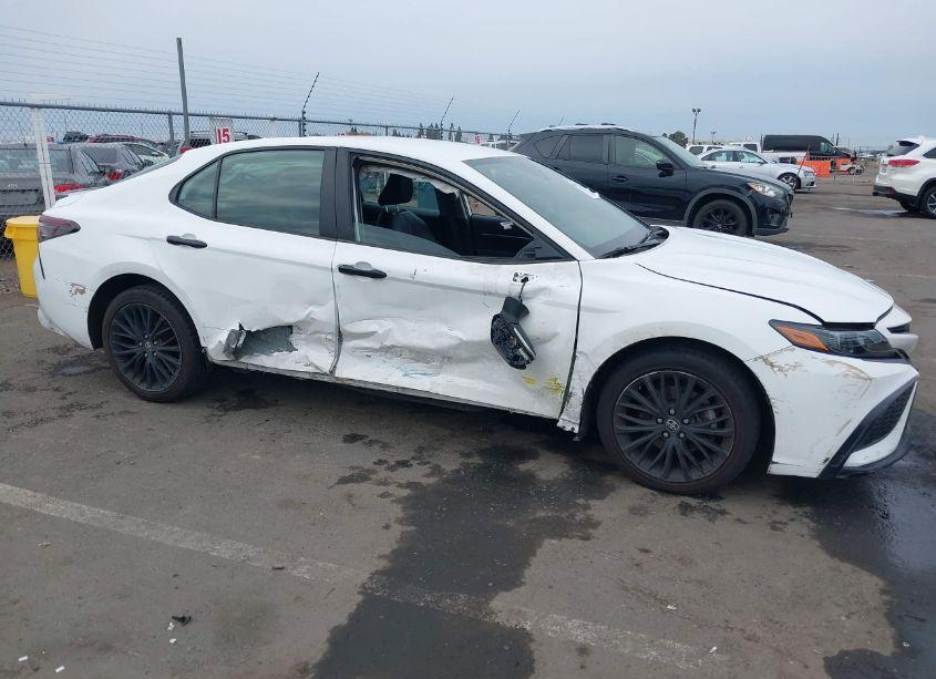 Photo 6 of 2022 Toyota Camry SE NIGHTSHADE EDITION (VIN 4T1G11AK0NU012520)
