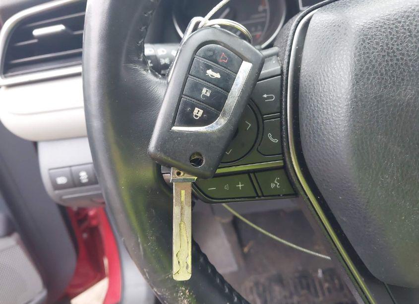 Photo 11 of 2022 Toyota Camry SE (VIN 4T1G11AK0NU031844)