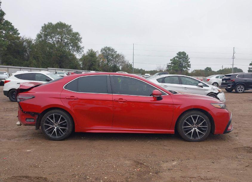 Photo 14 of 2022 Toyota Camry SE (VIN 4T1G11AK0NU031844)