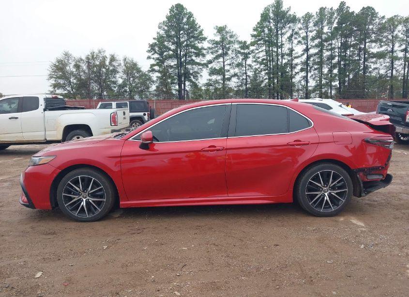 Photo 15 of 2022 Toyota Camry SE (VIN 4T1G11AK0NU031844)